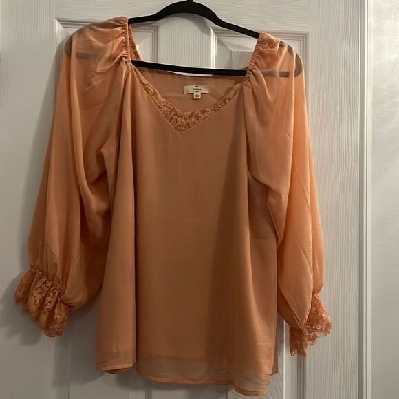 Great condition size medium top brand entro - Picture 1 of 4